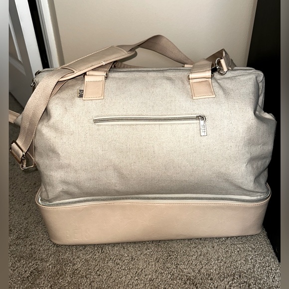 BEIS Handbags - Beis The Weekender Bag
